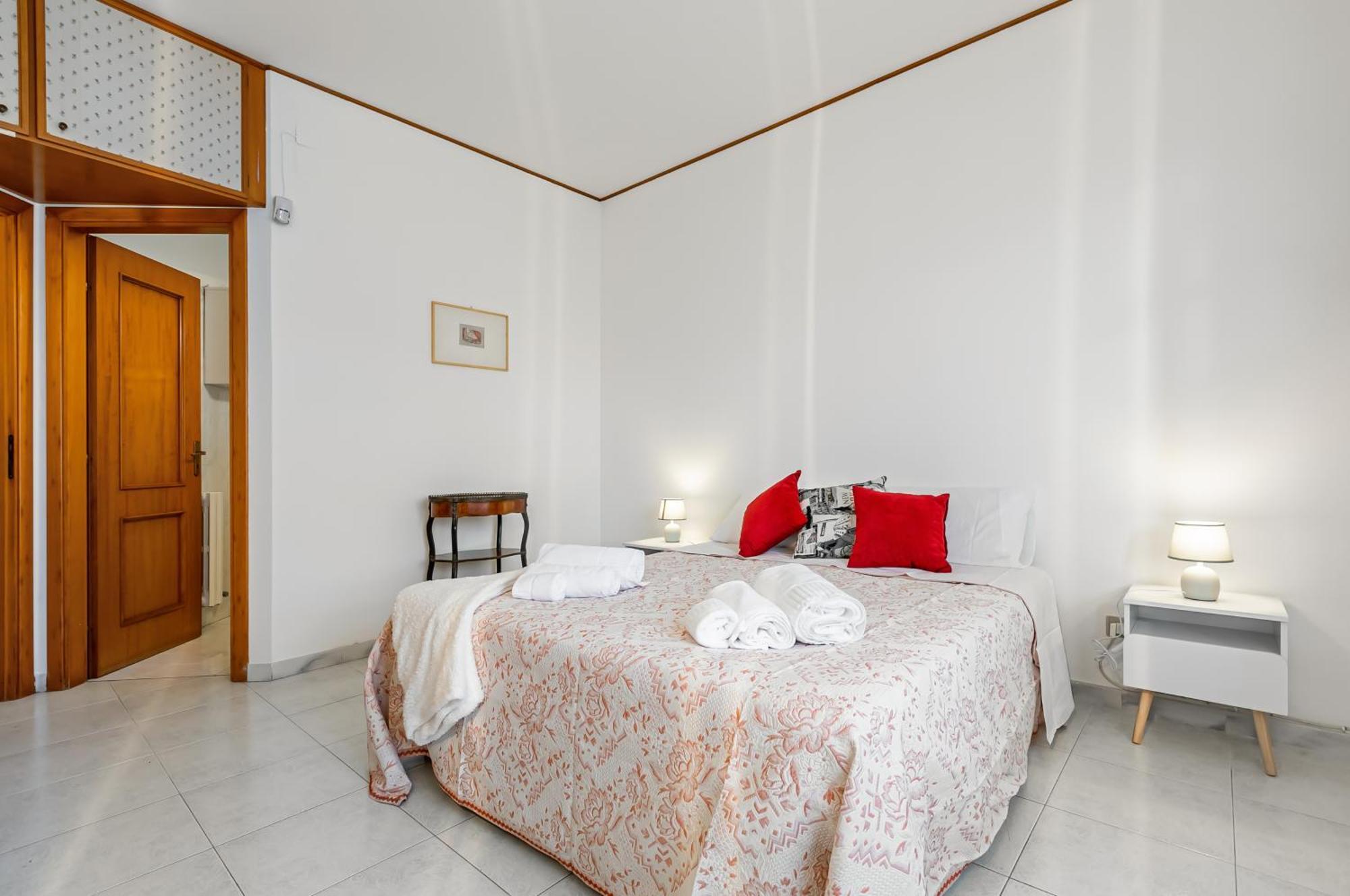 Palazzo Reale & Piazza Indipendenza Roomy Flat Palermo Exterior photo